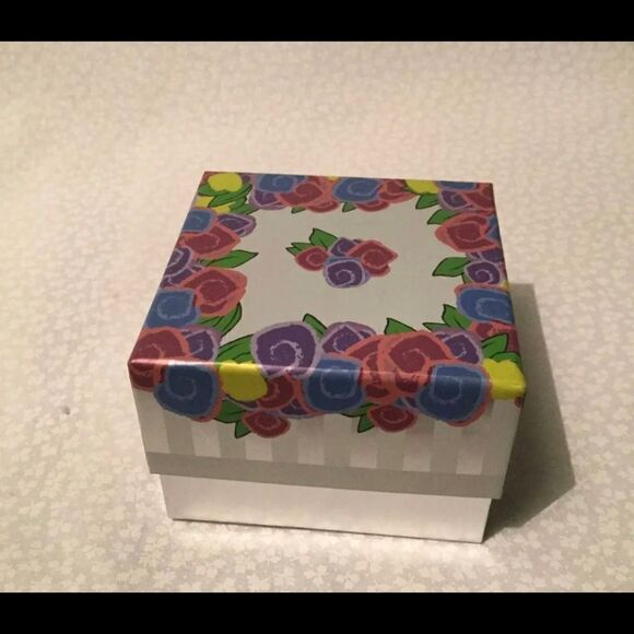 Crystal Whale Necklace.  Length of Chain is 20” - Picture 4 of 4